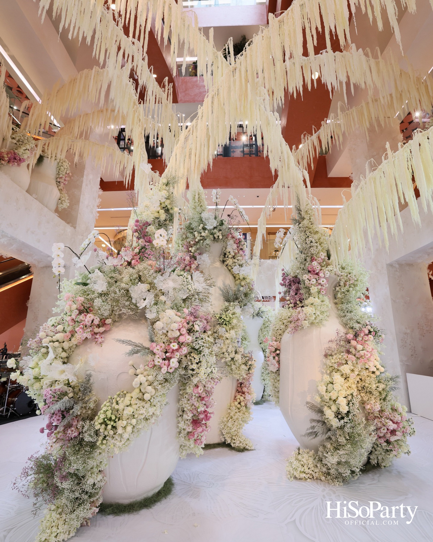 ห้างเซ็นทรัลฉลองครบรอบ 79 ปี กับ ‘CENTRAL ANNIVERSARY 2026 – WHERE WONDERS BLOOM’ เนรมิตเทศกาลดอกไม้แห่งปีสุดตระการตา